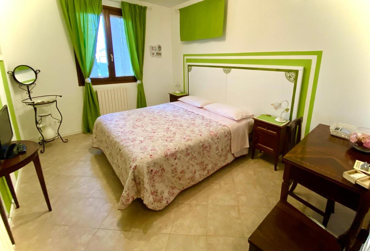 오치오벨로 A Casa Di Laura B&B 외부 사진
